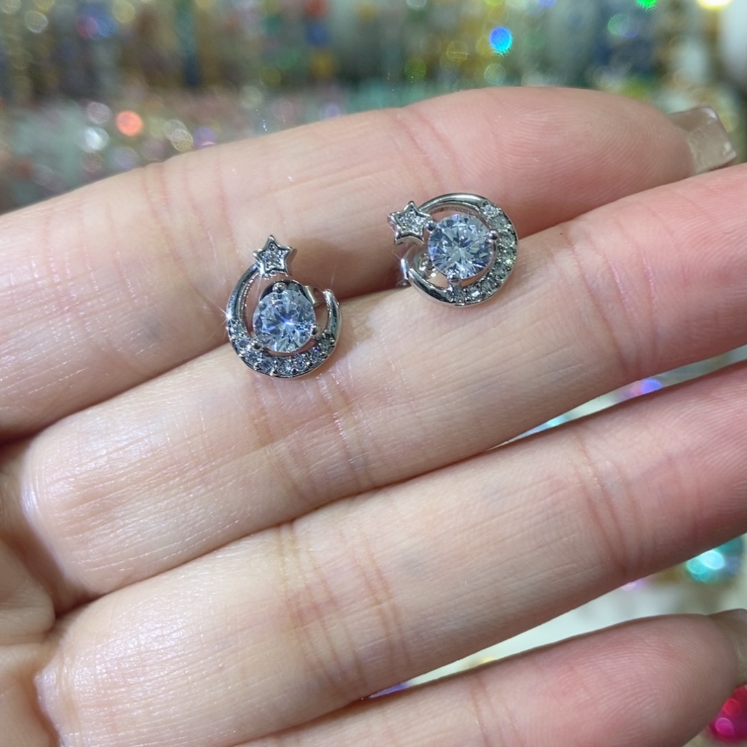 66锆石（处理）耳钉