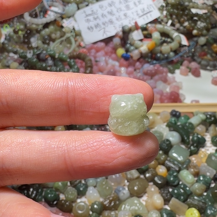 和田玉未镶嵌珠宝半成品