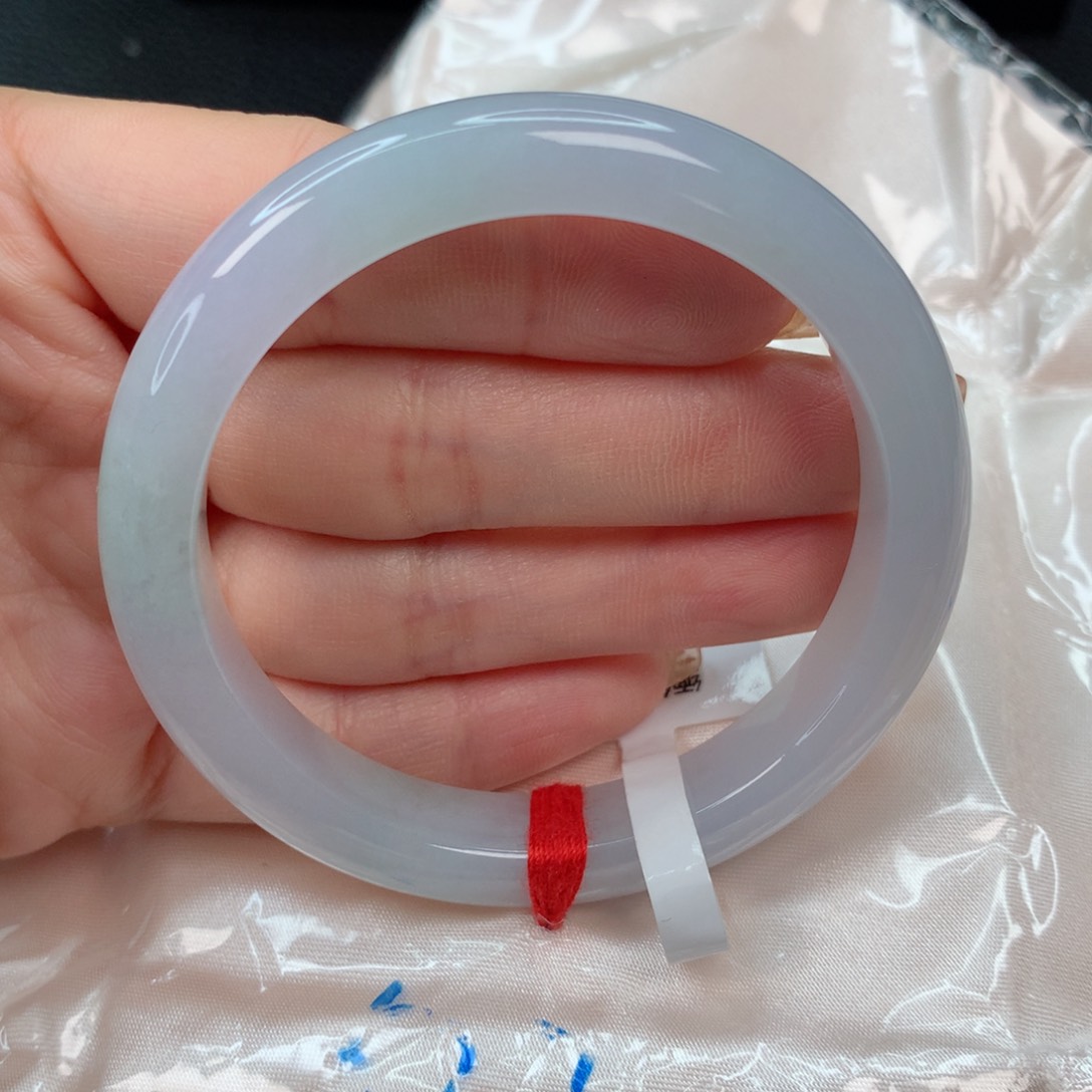 翡翠手镯未镶嵌52-53 淡春彩