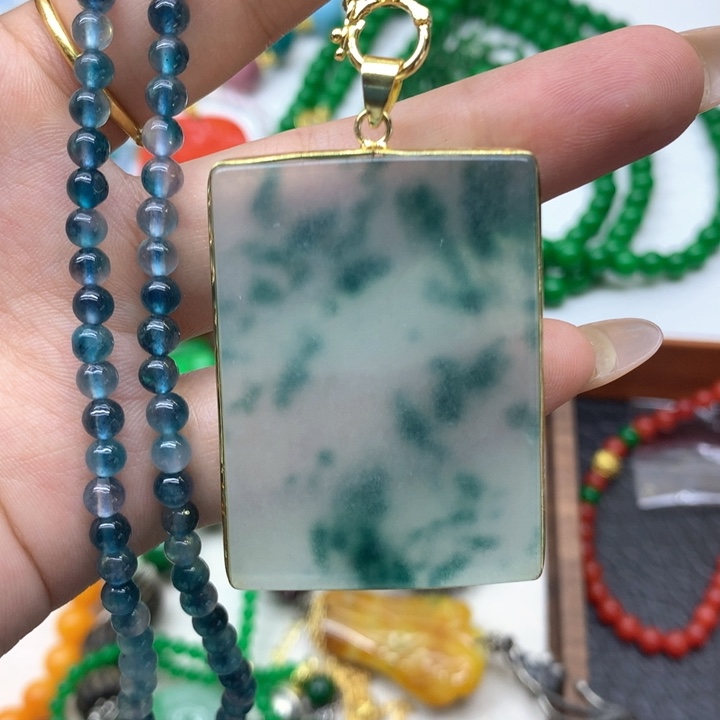 翡翠未镶嵌颈饰吊坠