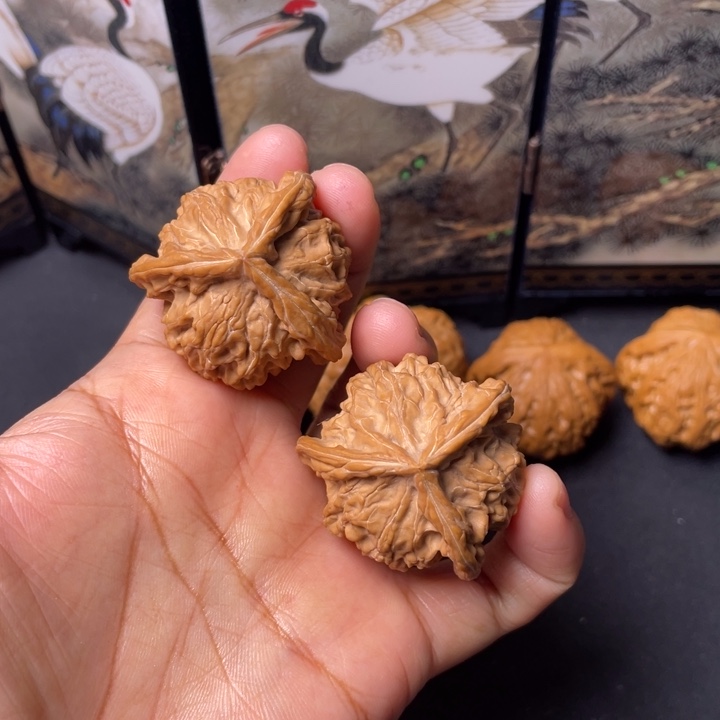 文玩核桃把件37盘山三棱