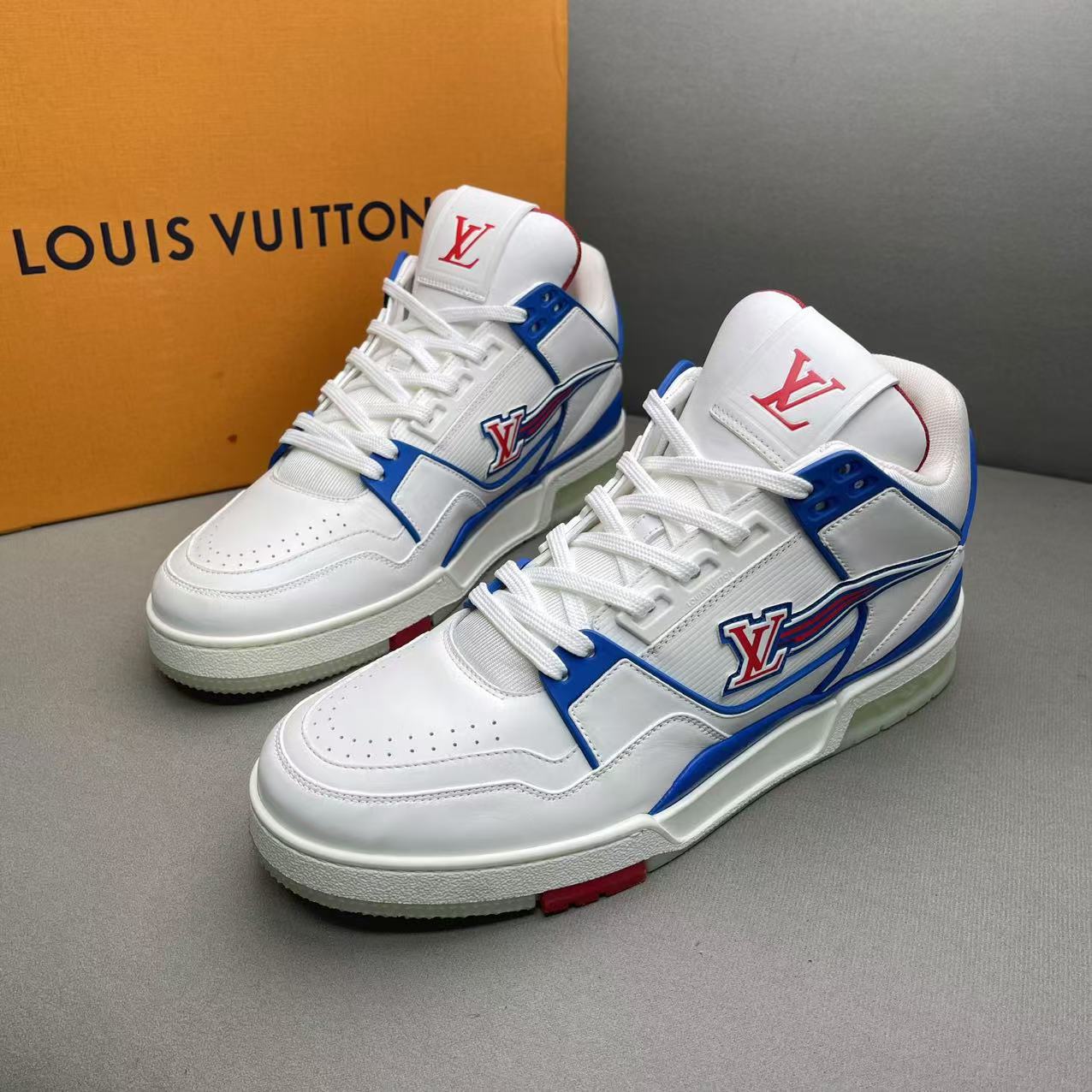 未使用 LouisVuitton/路易威登 白蓝色时尚中帮tr板鞋 41.5码