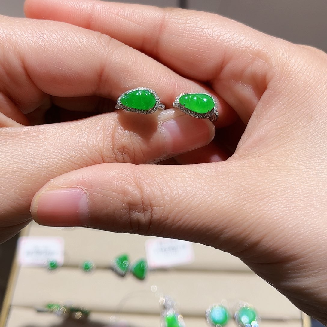 翡翠耳饰18K金镶嵌耳包