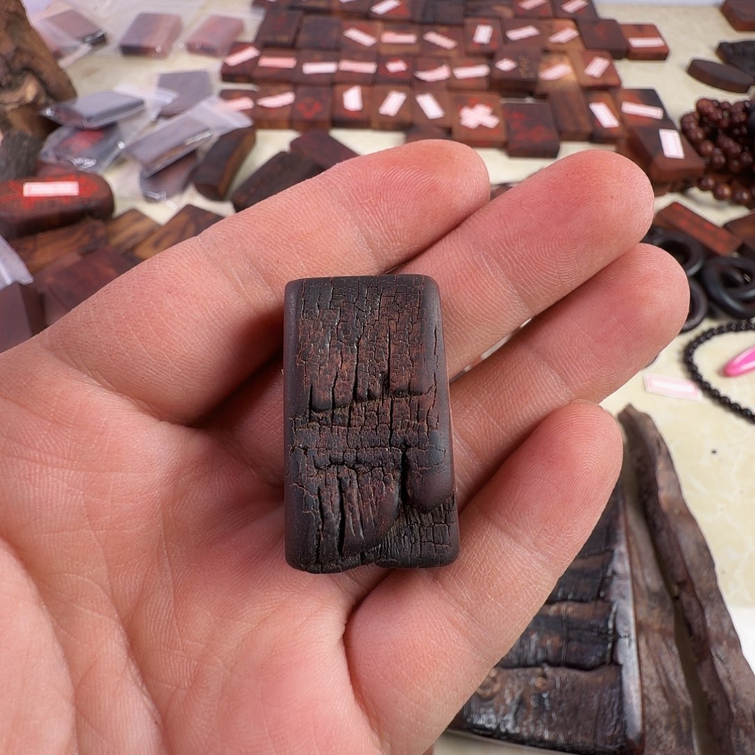 三***静木雷击枣木小吊坠一个