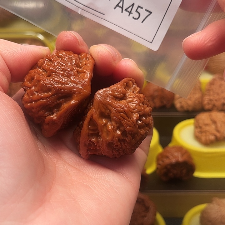 文玩核桃把件lo nv y wo wo