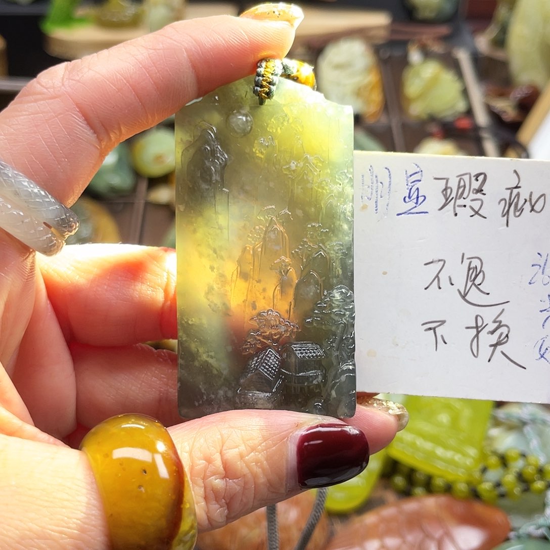 蛇纹石玉颈饰未镶嵌岫玉山水