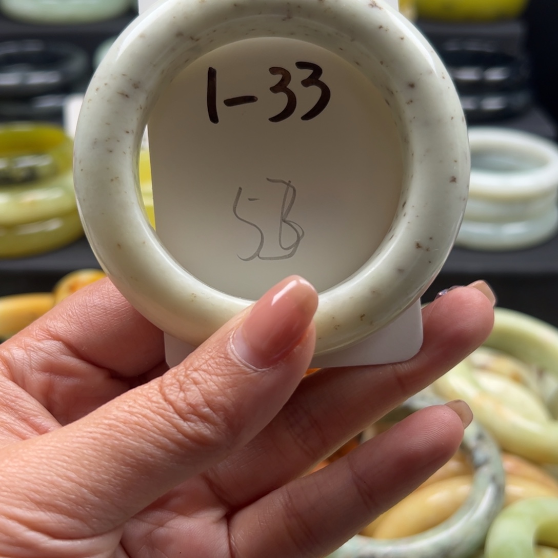 ****拍蛇纹石玉未镶嵌手镯