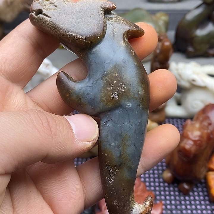 未镶嵌蛇纹石玉颈饰