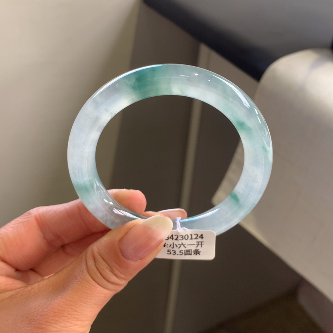 翡翠手镯未镶嵌冰胶飘花53.5圆条（具体询价）