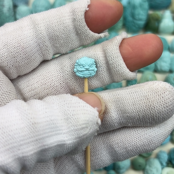 绿松石未镶嵌挂件