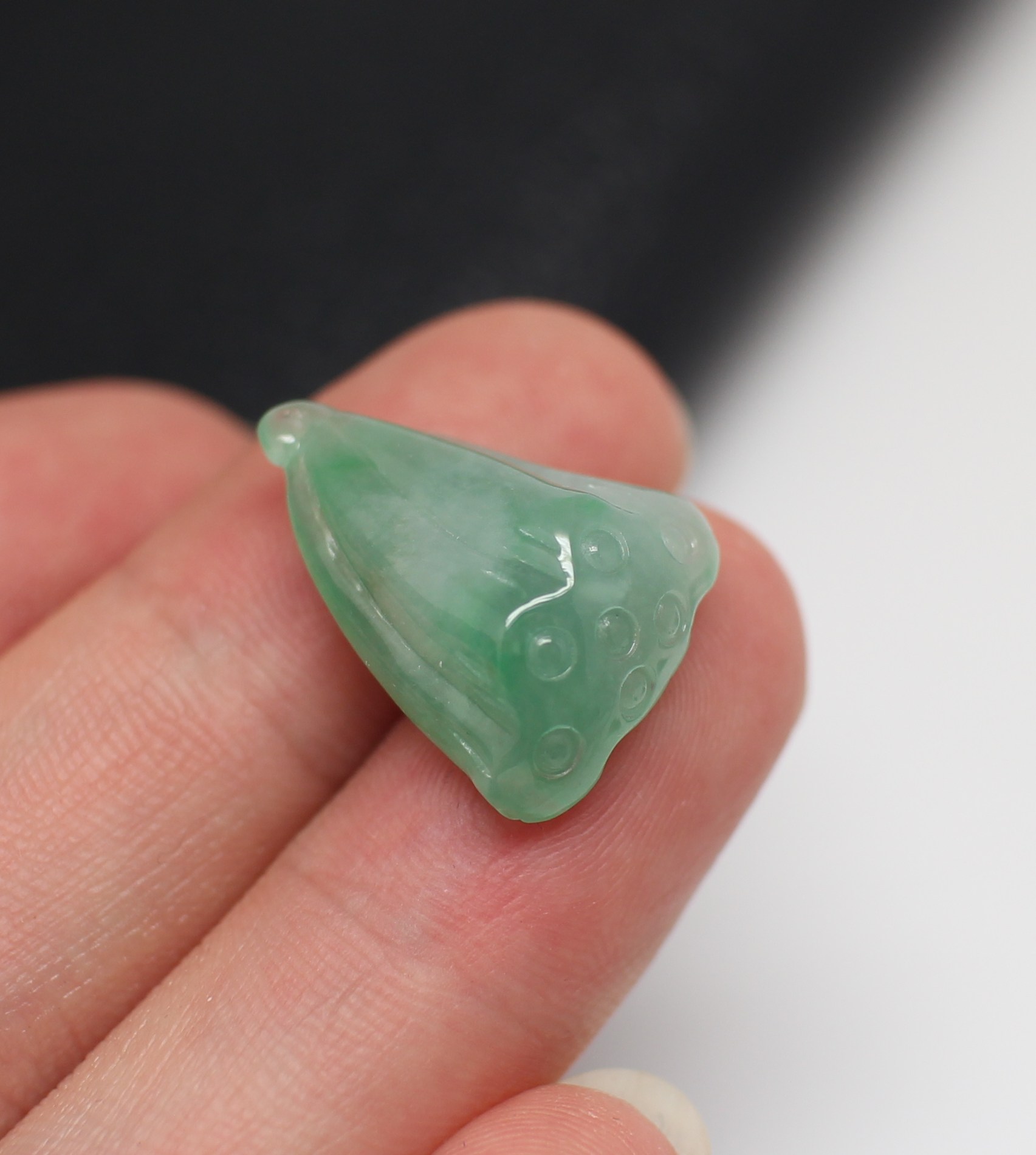 （23）冰透甜绿翡翠莲蓬吊坠