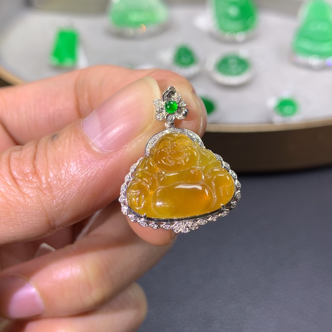 翡翠颈饰18K金镶嵌翡翠