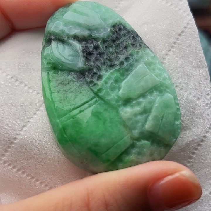 翡翠未镶嵌颈饰挂件