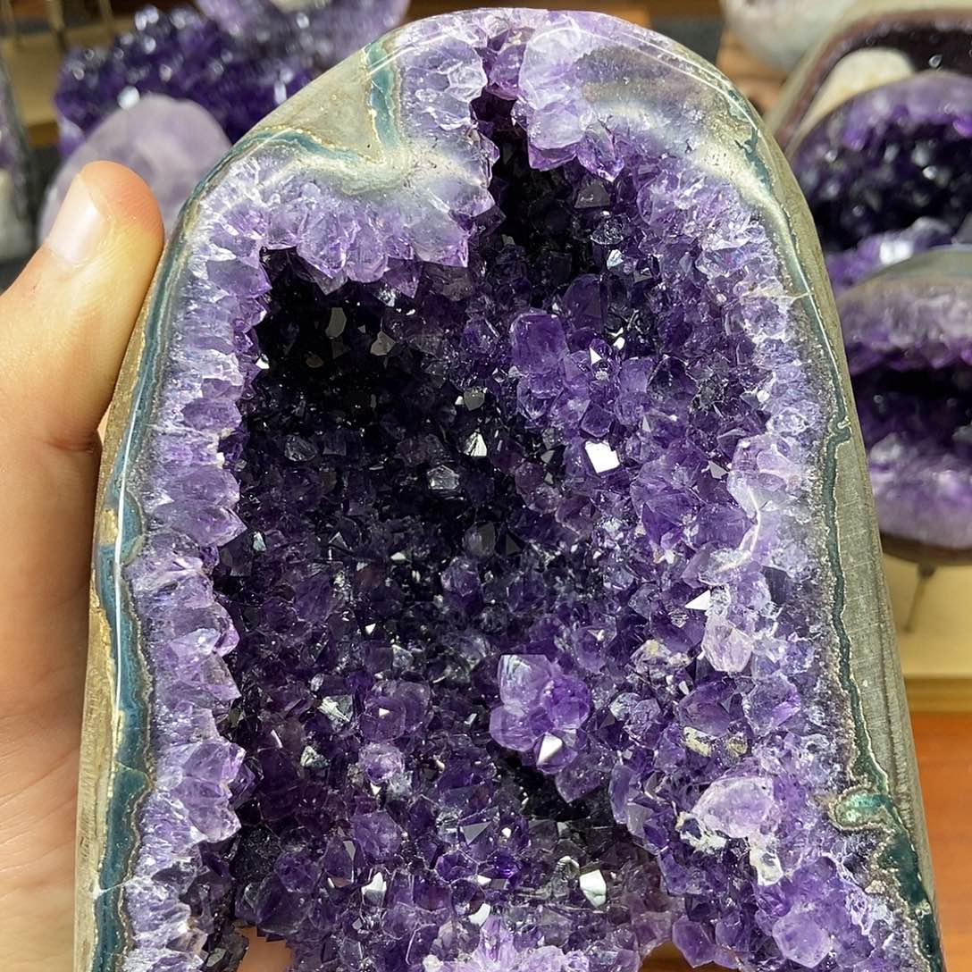 紫晶未镶嵌大型摆件（非配饰）