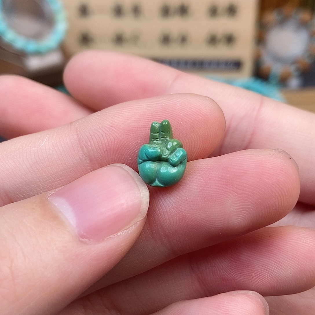 绿松石雕刻未镶嵌