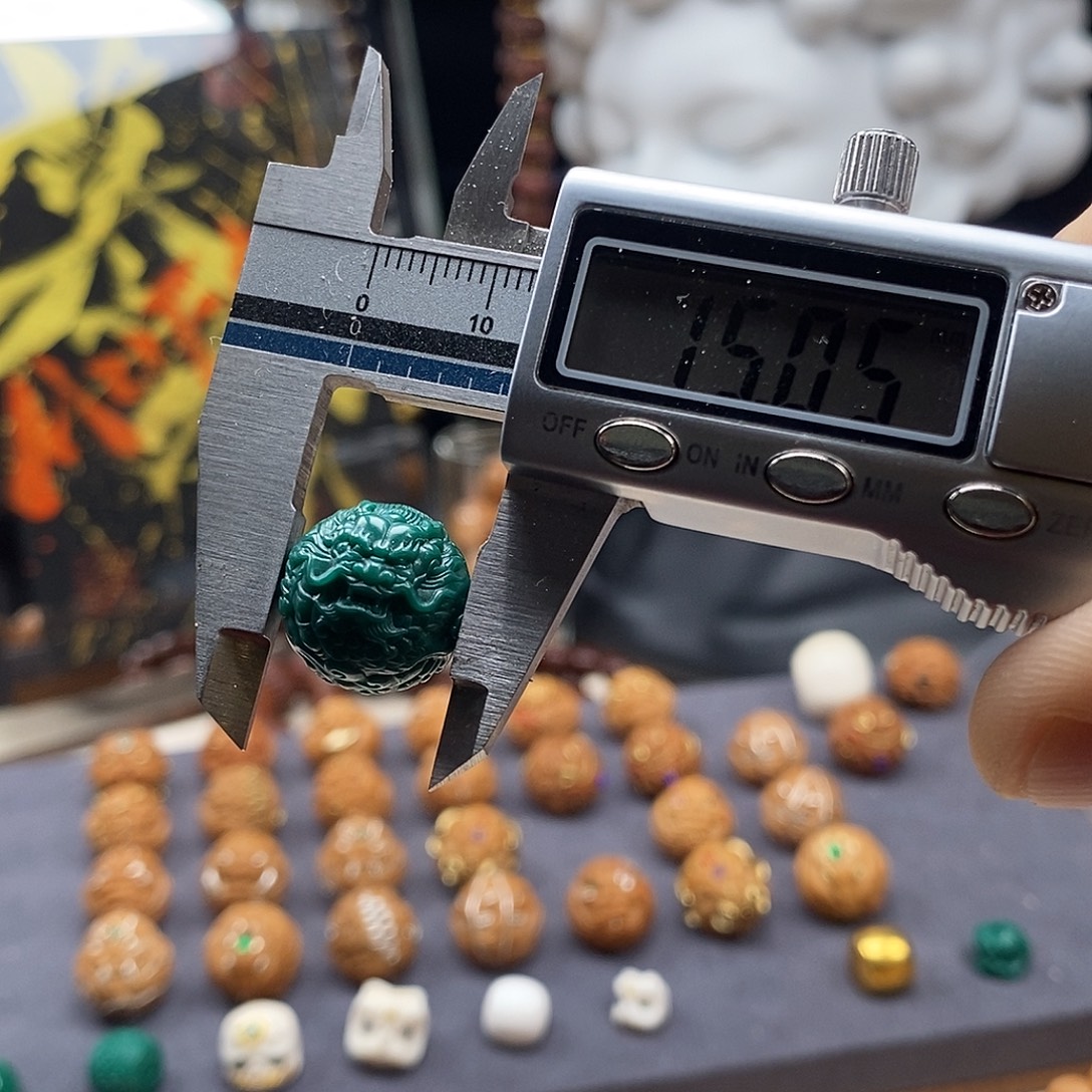 吊坠猴头核桃伴生矿龙珠