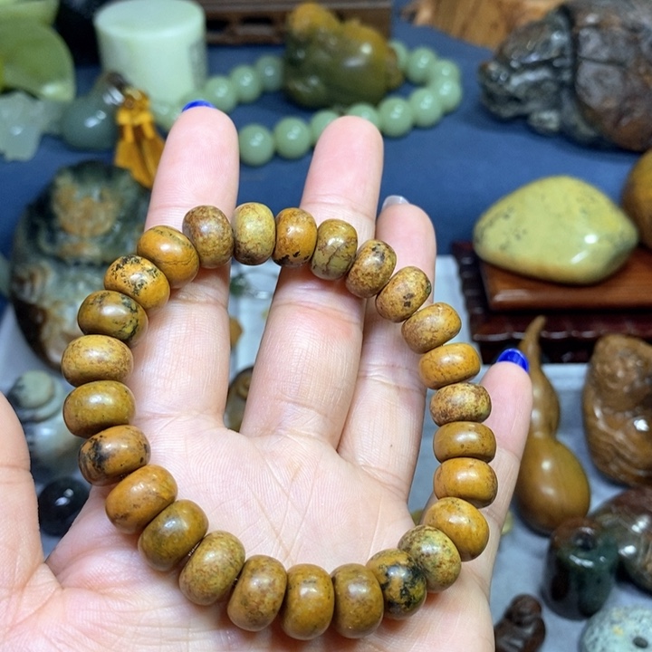 岫岩河磨玉（透闪石质玉）串未镶嵌