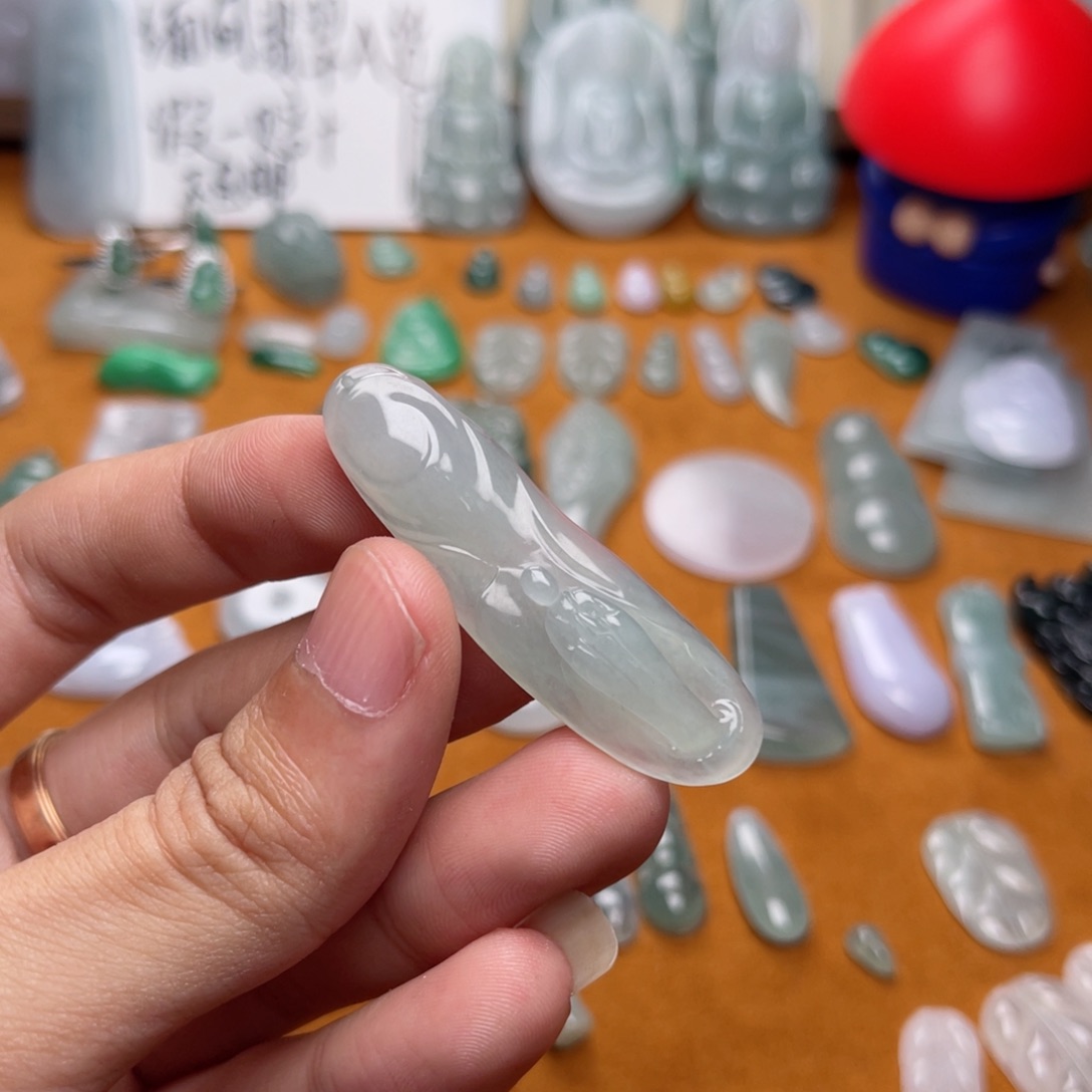 颈饰未镶嵌翡翠要****！悟道