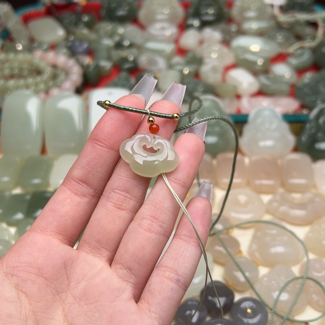 和田玉耳坠未镶嵌