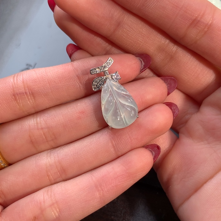 翡翠银S925镶嵌颈饰叶子