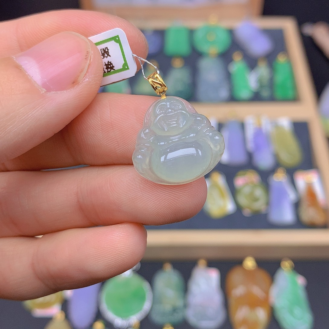 翡翠颈饰18K金镶嵌翡翠