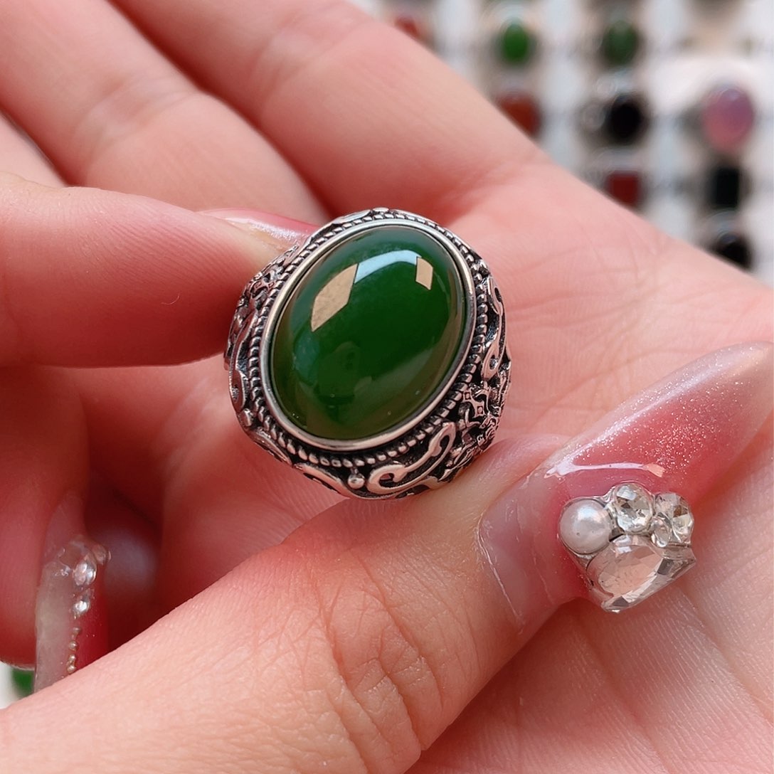 和田玉戒指银S925镶嵌黑****?