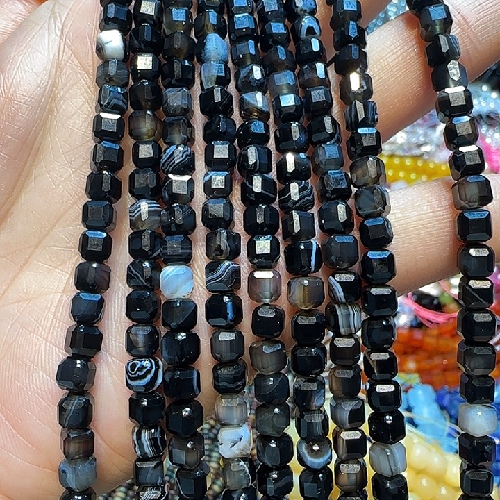 玛瑙/玉髓未镶嵌珠宝半成品5mm黑玛瑙方糖一条