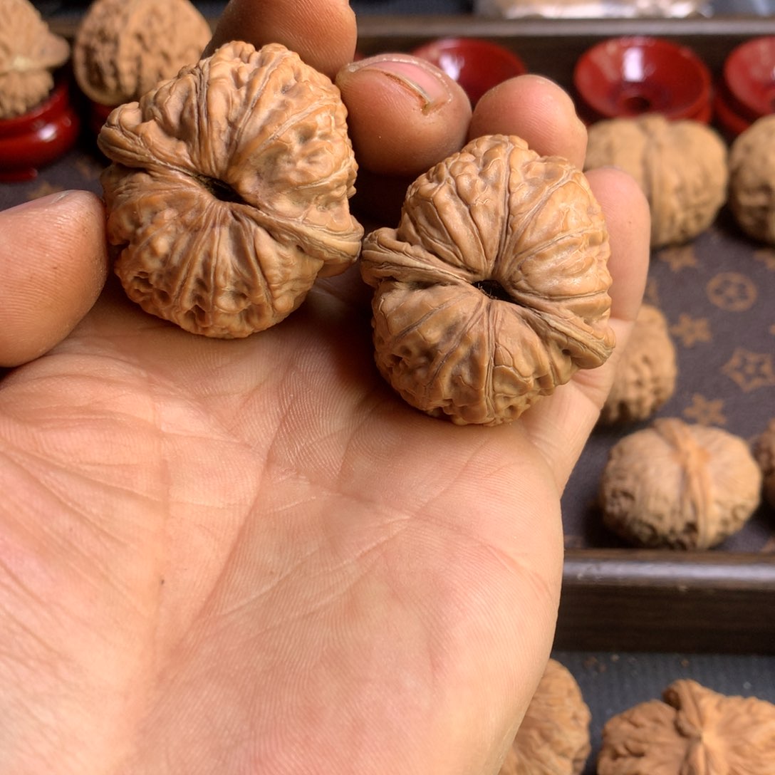 文玩核桃吊坠东**侠元宝100