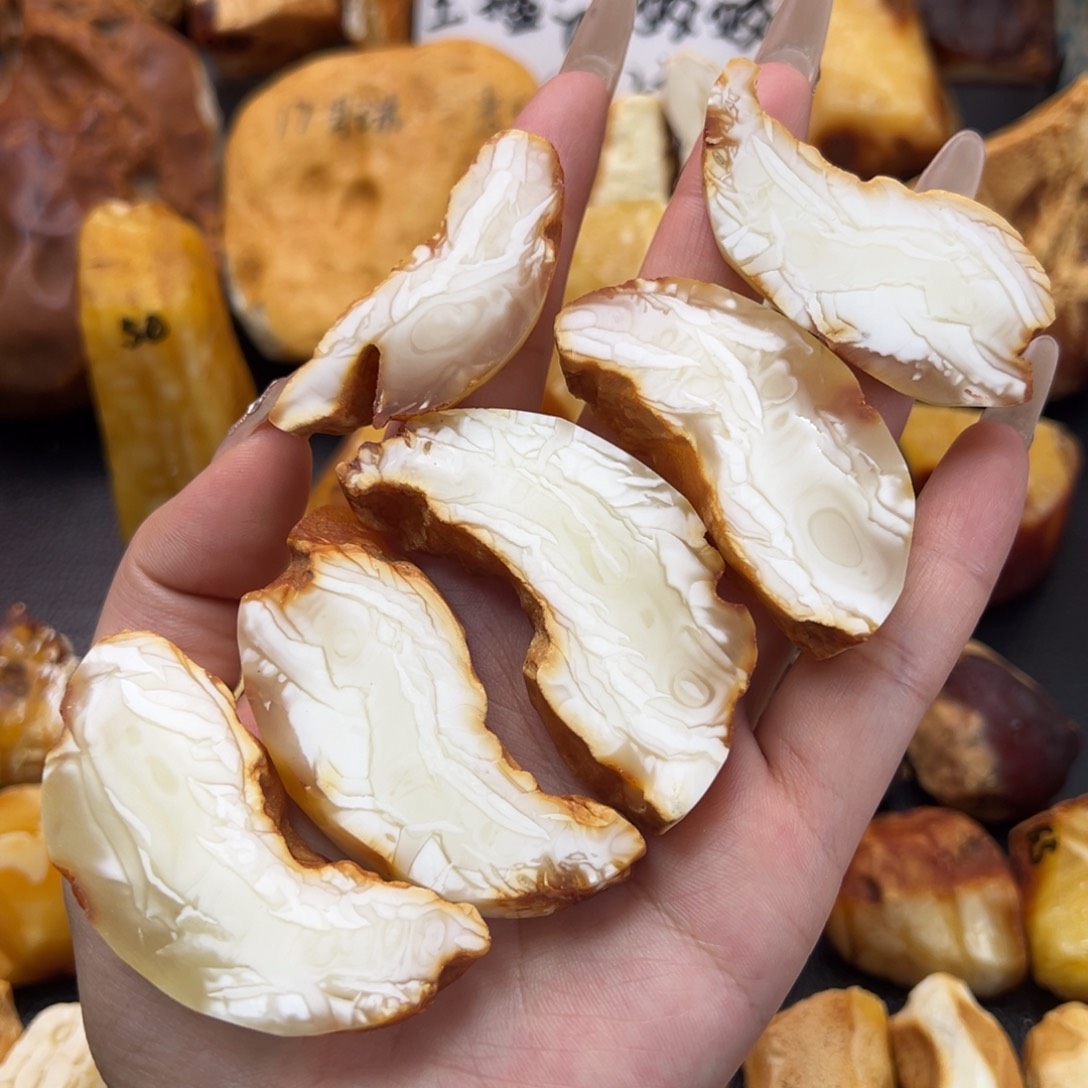 定制琥珀未镶嵌蜜蜡