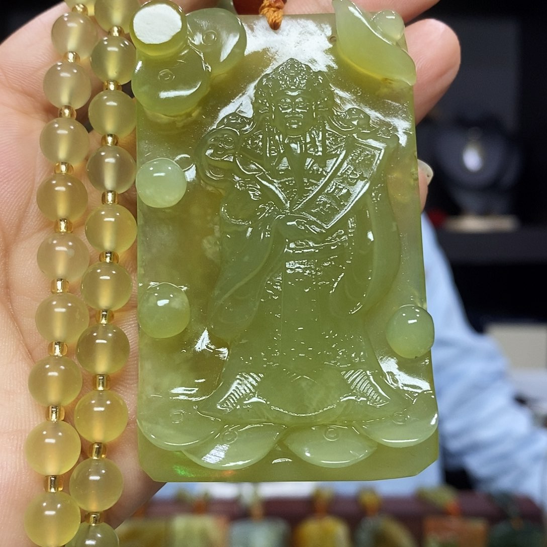 岫玉未镶嵌挂件吊坠