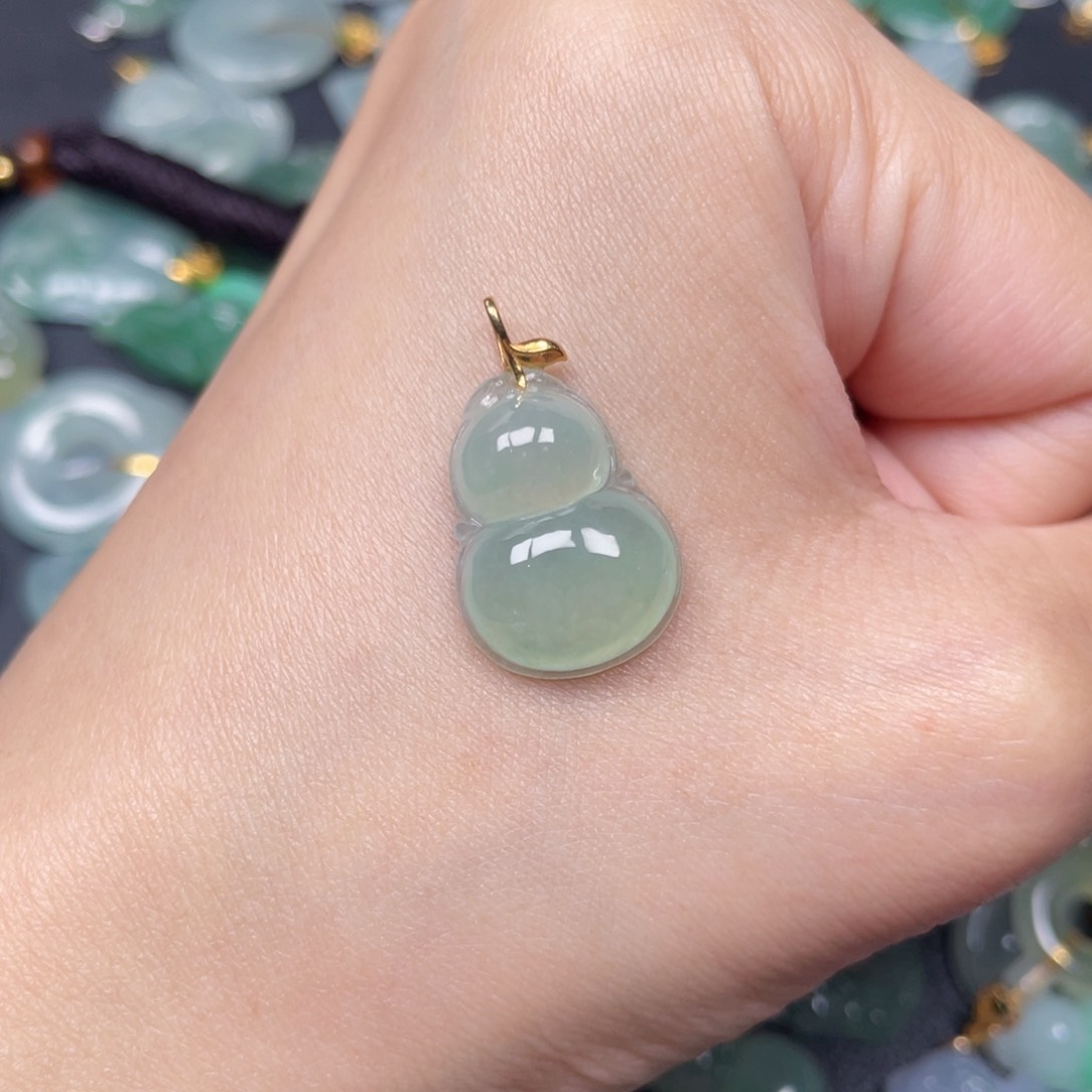 翡翠颈饰18K金镶嵌翡翠