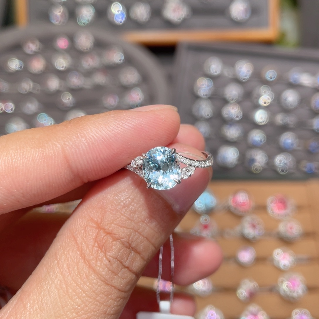 海蓝宝石戒指18K金镶嵌1.67ct 