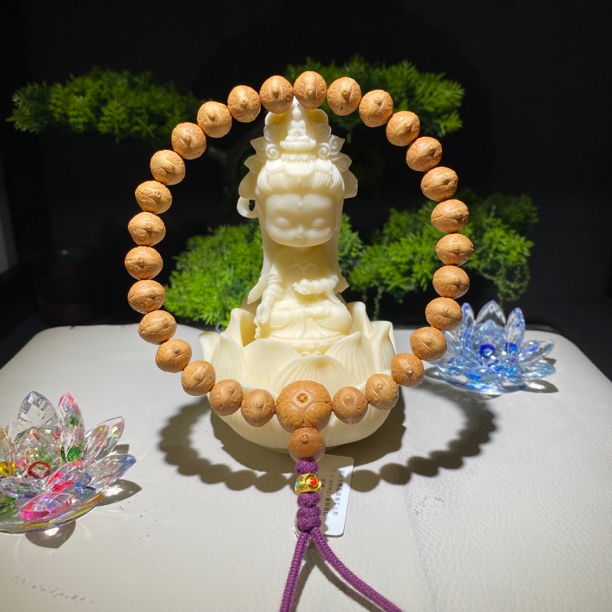 321号尼泊尔凤眼实心籽，飞碟11.3-6毫米，27颗一图一物已打底点封