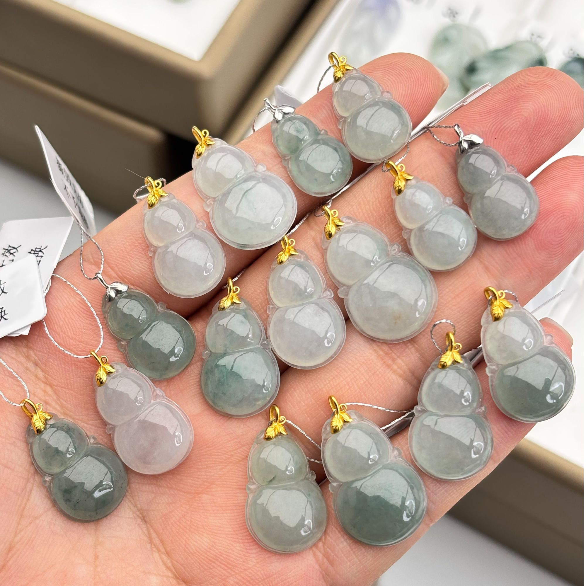 天然缅甸A货翡翠18k金葫芦吊坠多样性发货其一