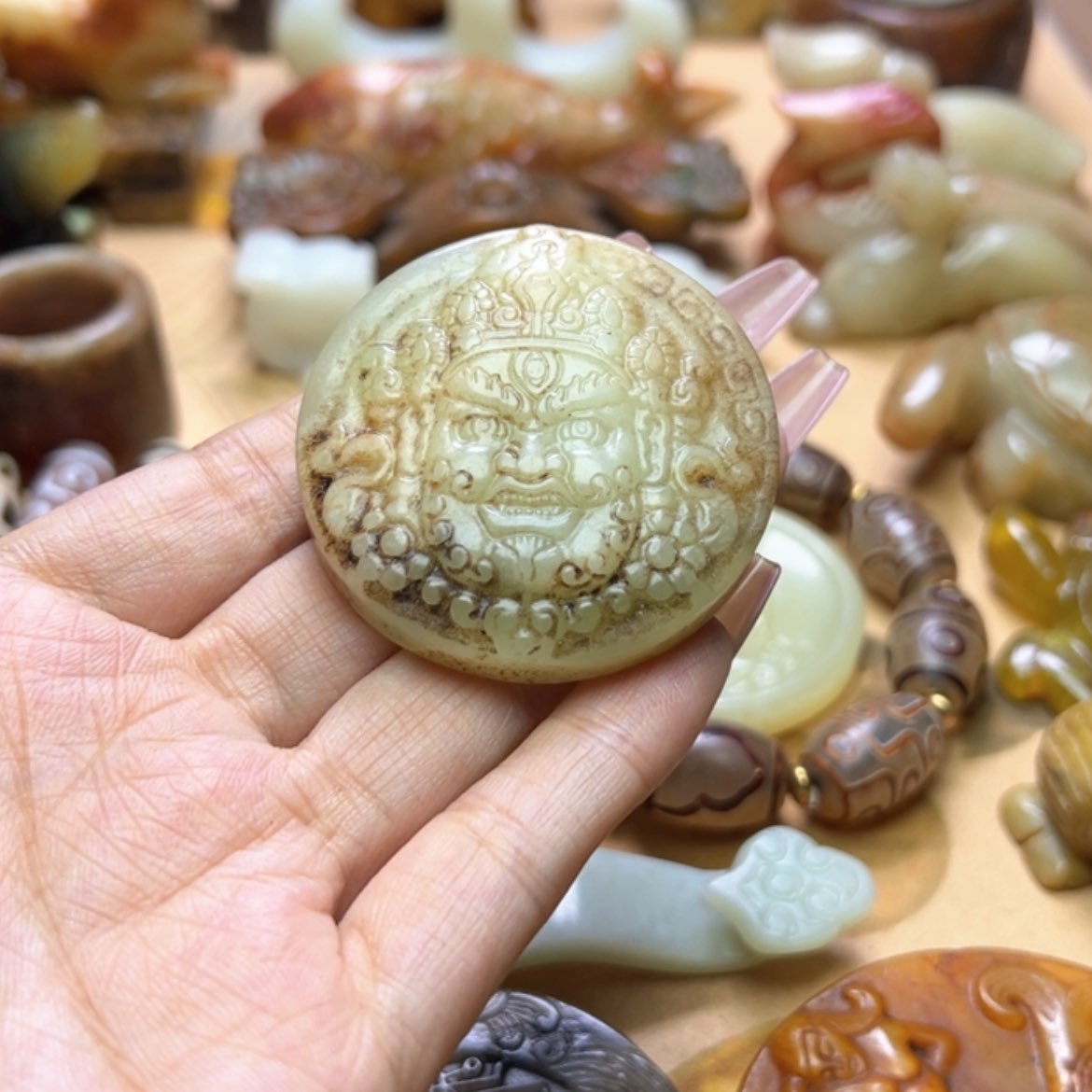 【闪购商品】蛇纹石玉颈饰未镶嵌