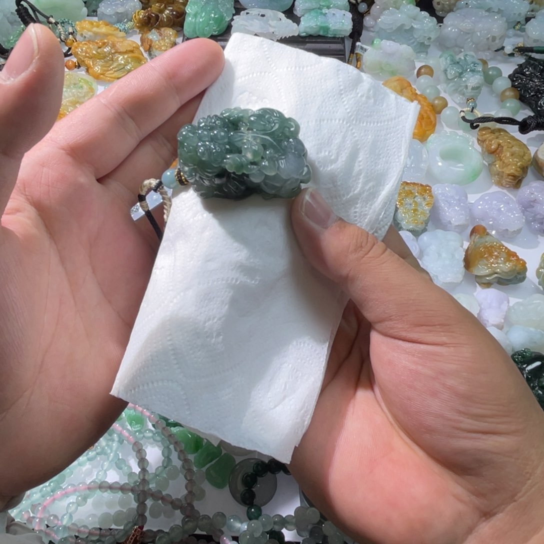 翡翠颈饰未镶嵌天然