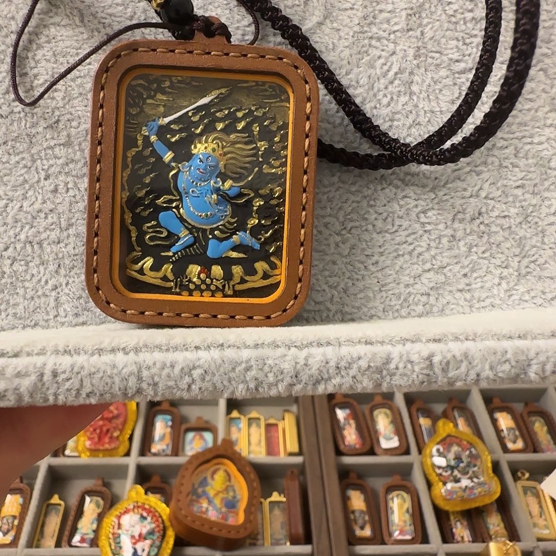 怡***～皮壳不动明王➕菩提叶