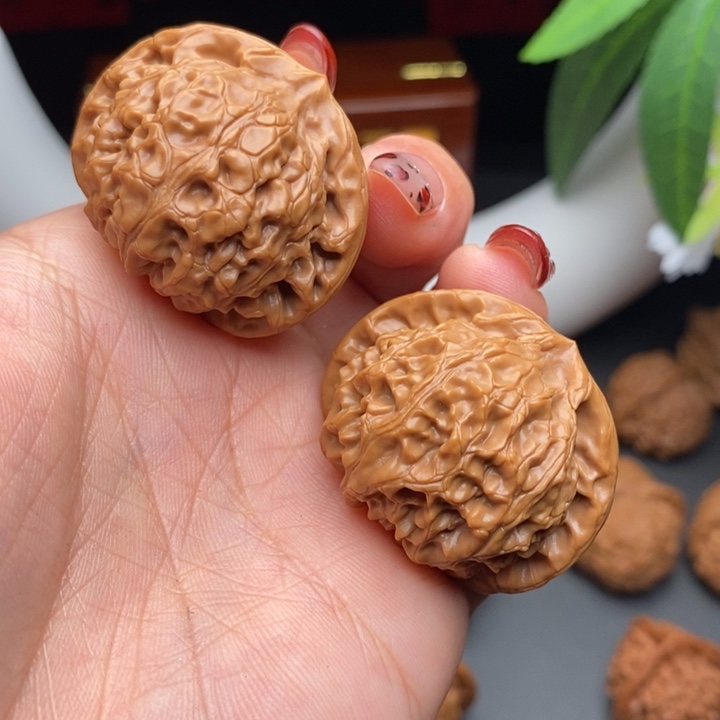 文玩核桃把件宫灯