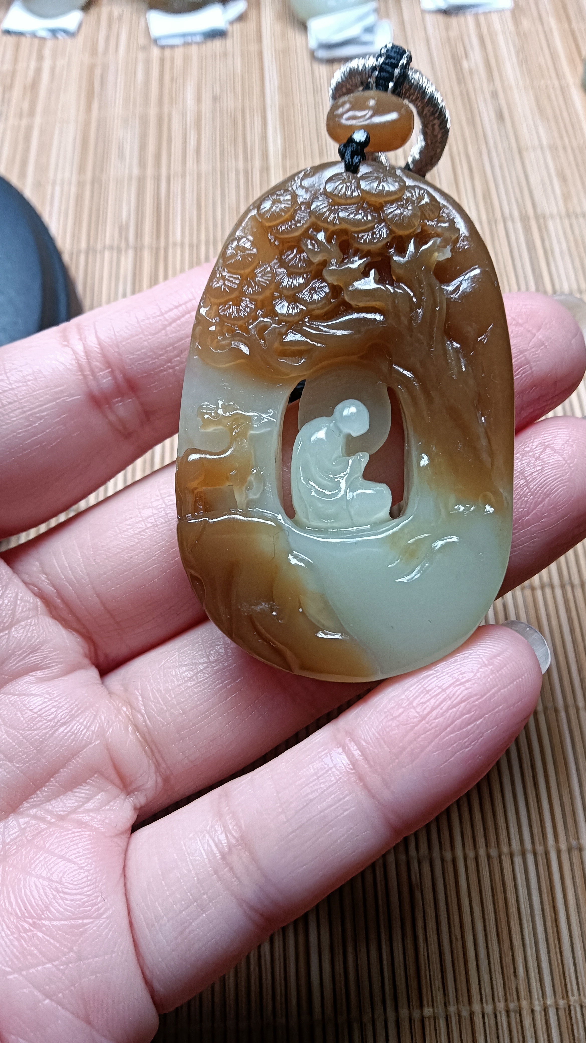 和田玉糖白悟道挂件