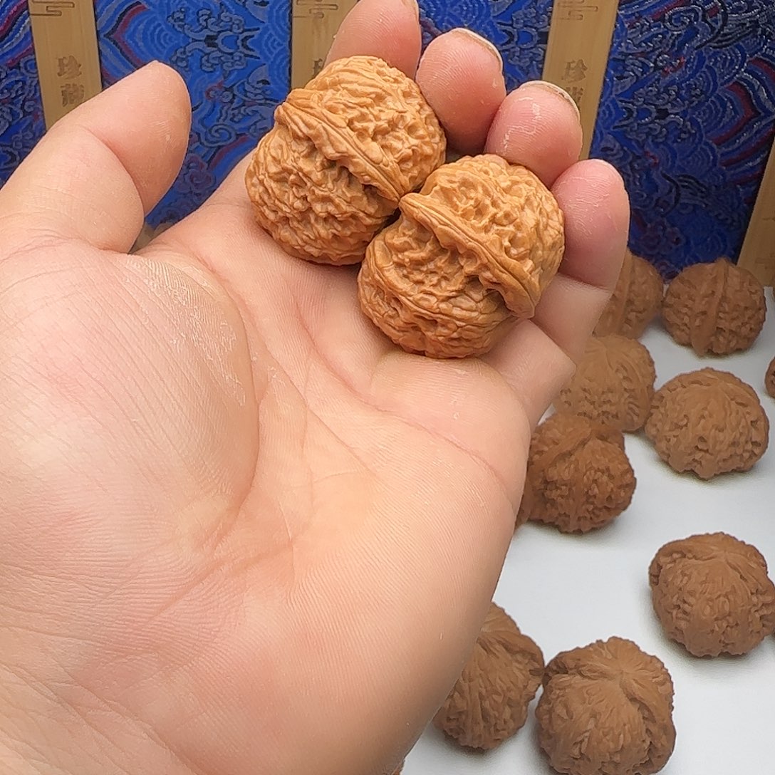 鲨***k吊坠文玩核桃0006白狮子