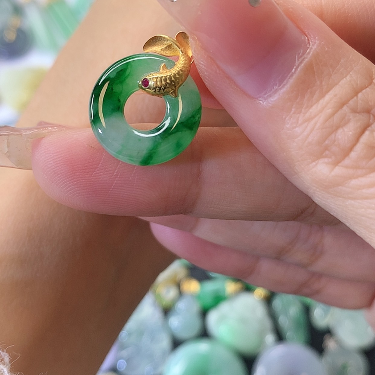 【闪购商品】翡翠吊坠(赠链)18K金镶嵌敏