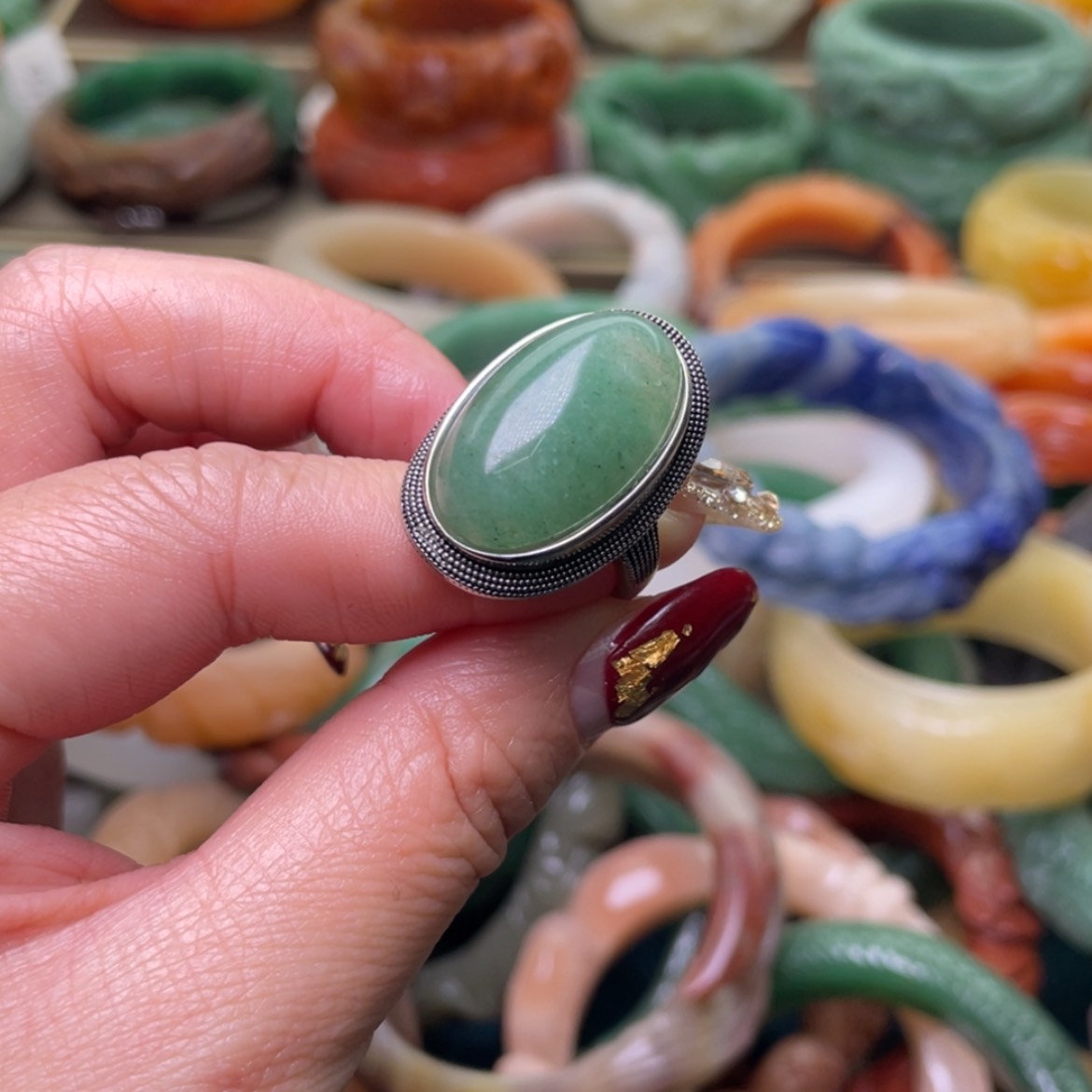 【闪购商品】石英质玉手镯未镶嵌