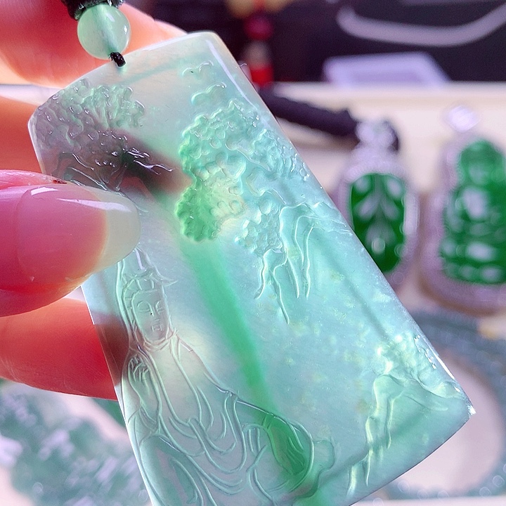 翡翠颈饰未镶嵌天然