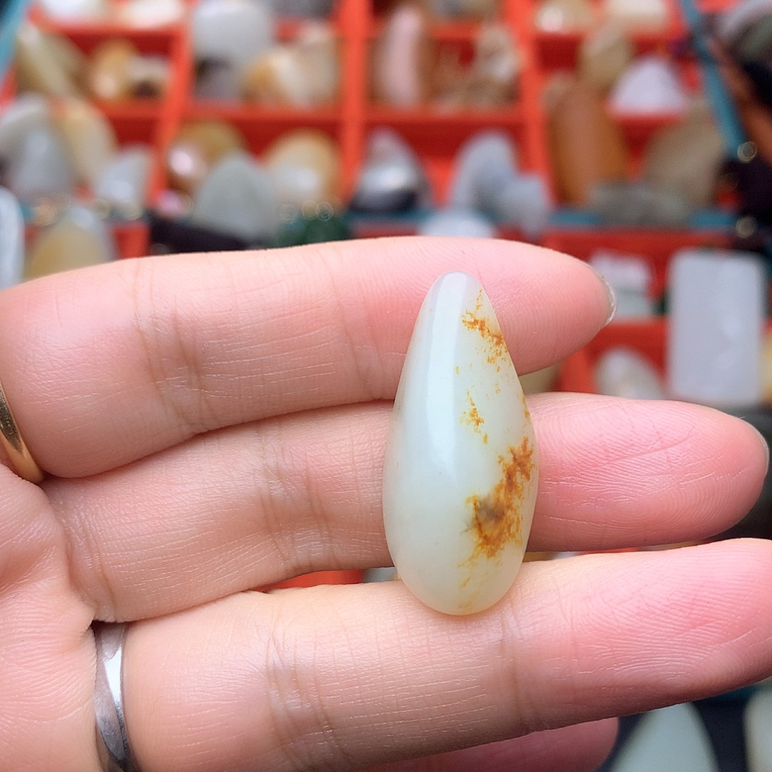 未镶嵌和田玉（子料）挂件