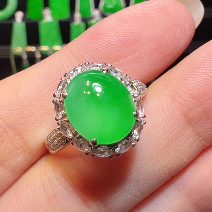 翡翠挂件18K金镶嵌