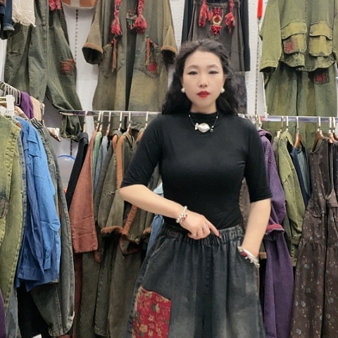 刺绣招财猫牛仔贴布裤