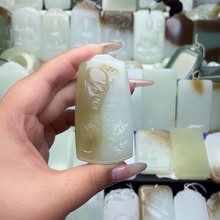 颈饰未镶嵌和田玉