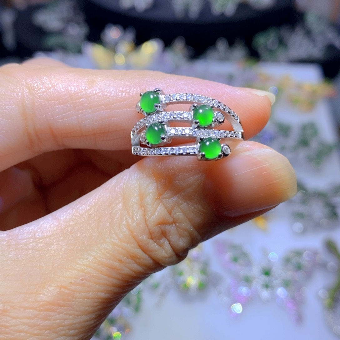 翡翠颈饰银S925镶嵌天然翡翠