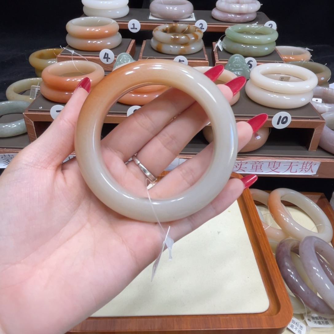 甜***圈石英质玉未镶嵌手镯