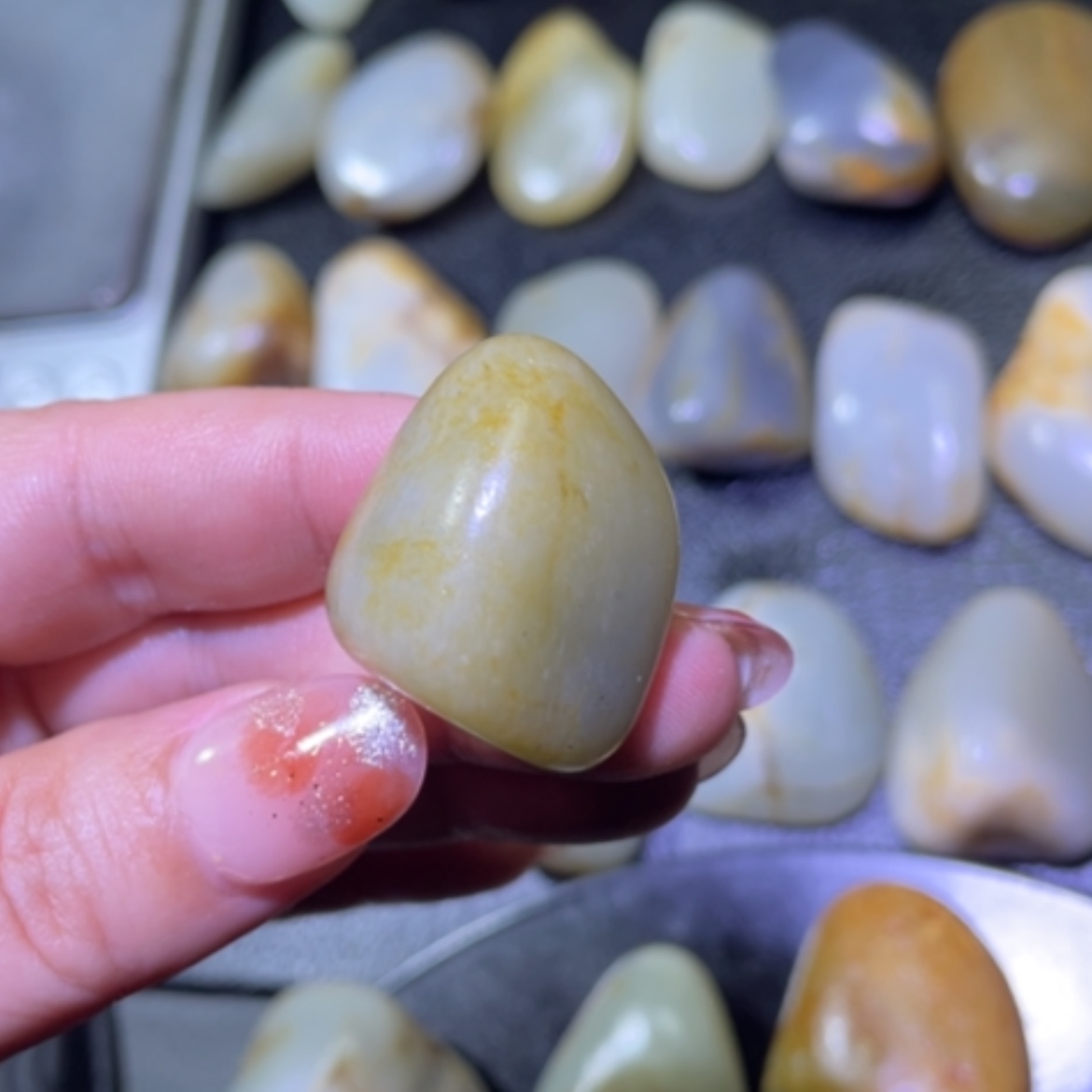 【闪购商品】颈饰未镶嵌和田玉大*